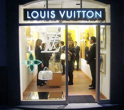 ᐅ Orari di apertura „Louis Vuitton“ 